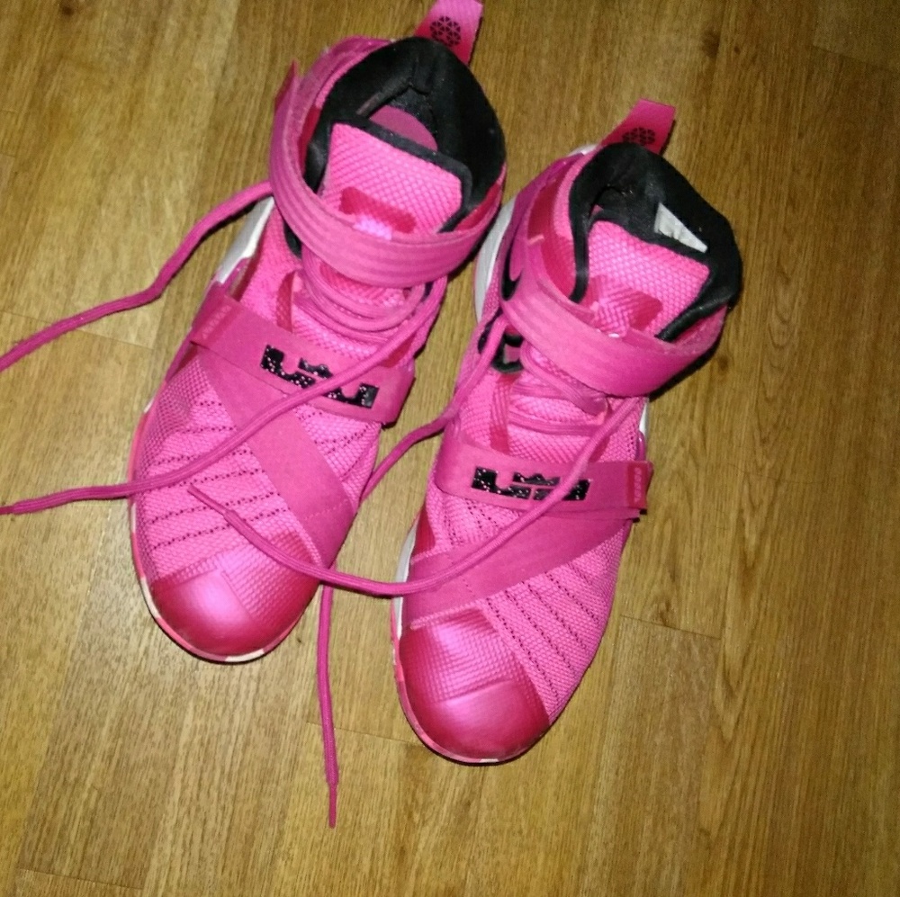 NEW LeBron SNEAKERS